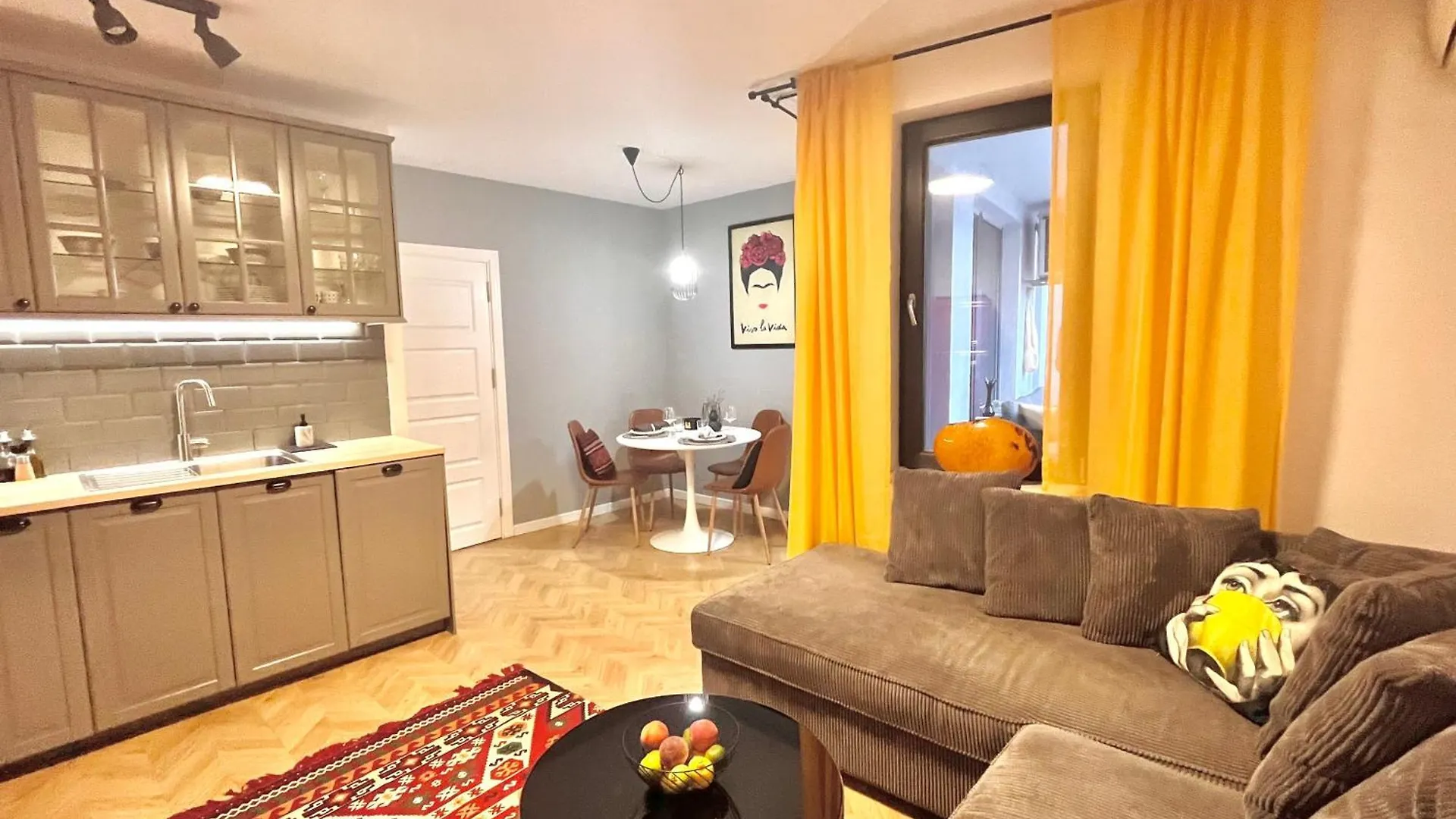 Opera Theatre Apartment With A Courtyard Varna Bulgaria