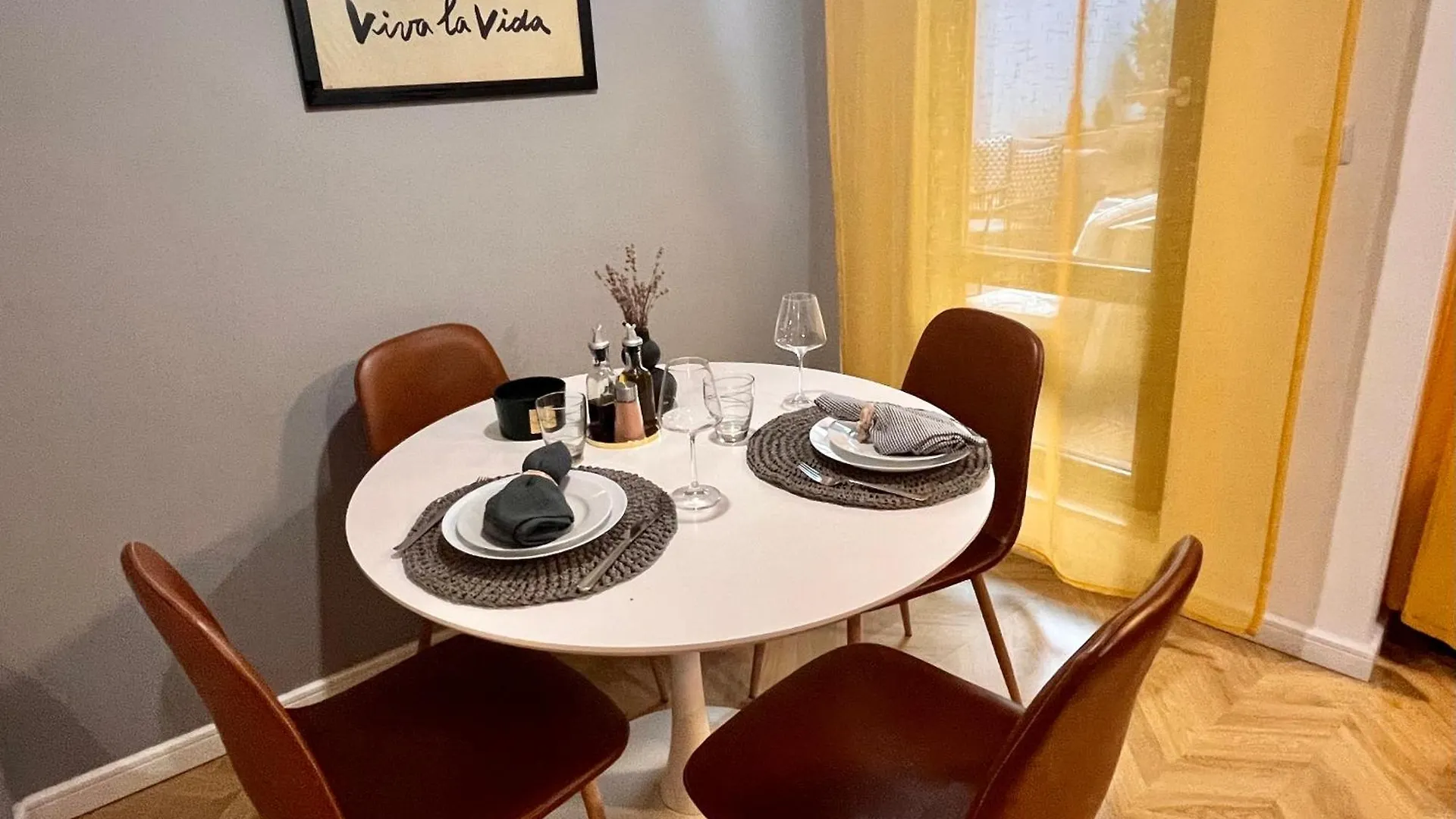 Opera Theatre Apartment With A Courtyard Varna