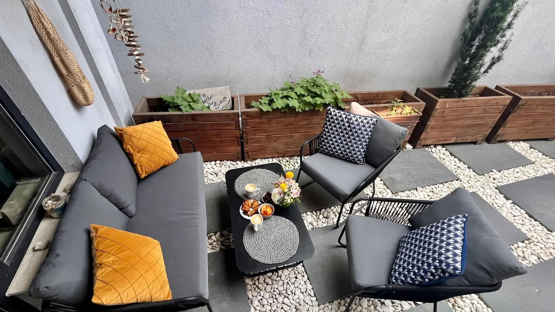 Opera Theatre Apartment With A Courtyard contacts